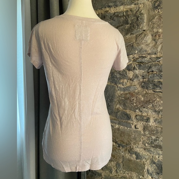 Pink Ambercrombie & Fitch soft pink fitted tshirt - Picture 2 of 4